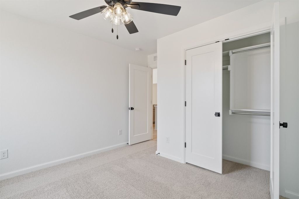 Image 28 of property listing at 13504 Grass Plain Avenue, Piedmont, OK 73078
