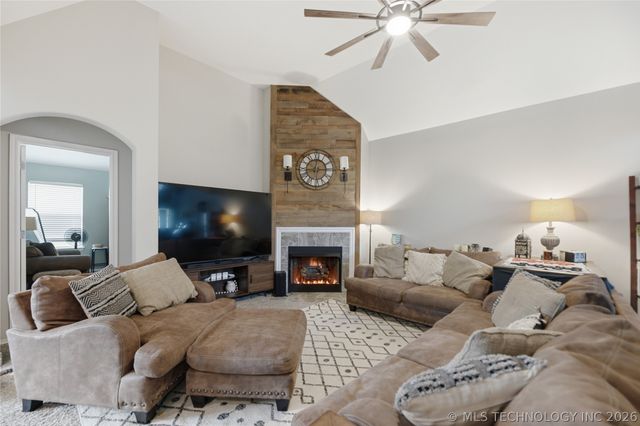232 DP Newman Circle, Kiefer, OK 74041