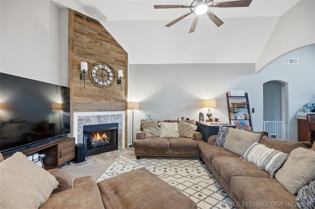232 DP Newman Circle, Kiefer, OK 74041
