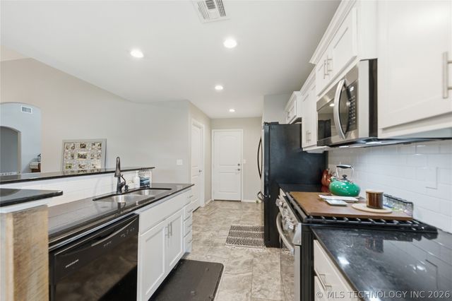 232 DP Newman Circle, Kiefer, OK 74041