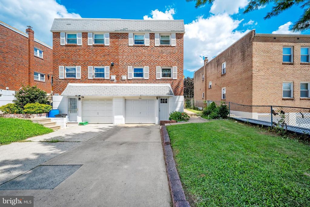 10242 SELMER PL, PHILADELPHIA, PA 19116 — exterior