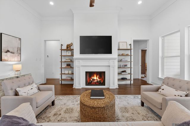 9963 Oak Colony Blvd, Baton Rouge, LA 70817