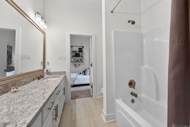 9963 Oak Colony Blvd, Baton Rouge, LA 70817