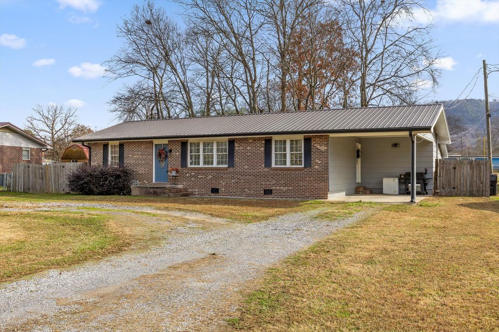 46 Williams Street, Trenton, GA 30752