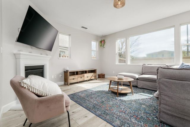 1705 Stetson Cir, West Sacramento, CA 95691