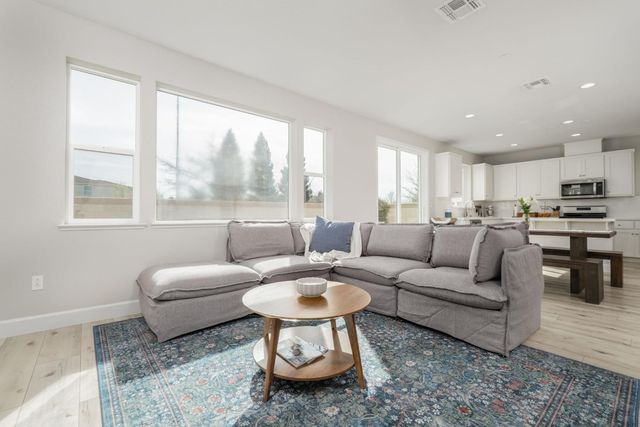 1705 Stetson Cir, West Sacramento, CA 95691