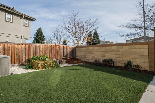 1705 Stetson Cir, West Sacramento, CA 95691