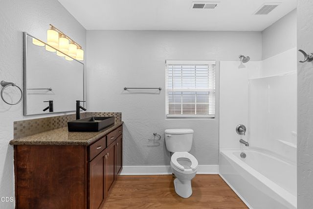 319 S Ivy Street, Medford, OR 97501