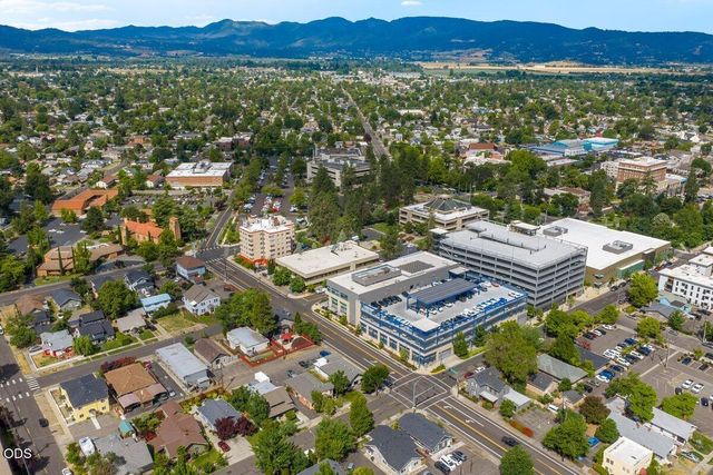 319 S Ivy Street, Medford, OR 97501