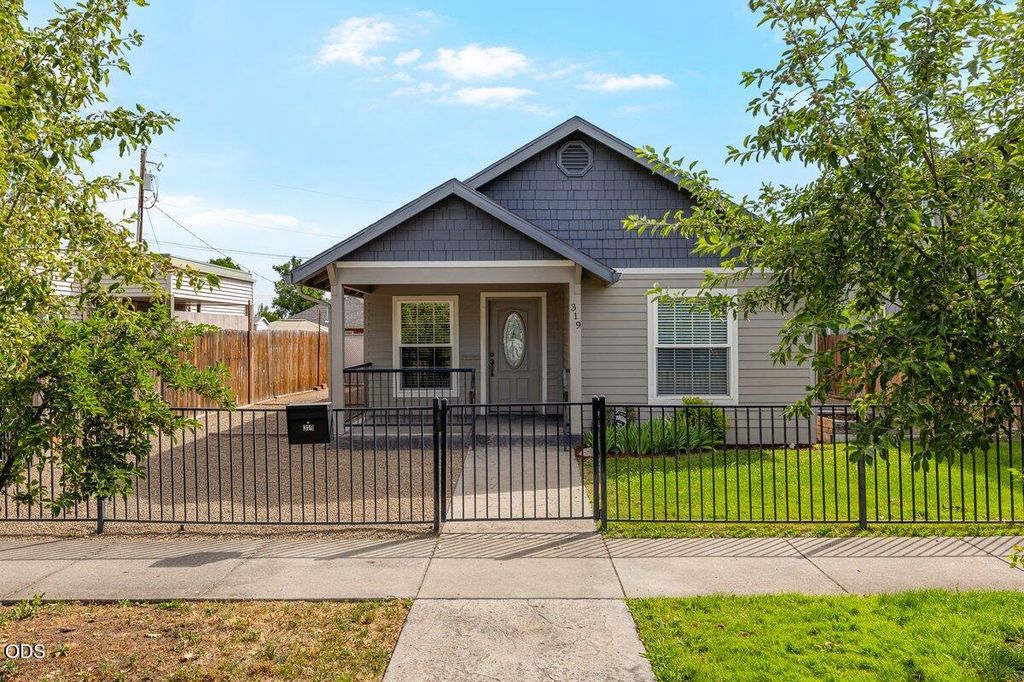 319 S Ivy Street, Medford, OR 97501