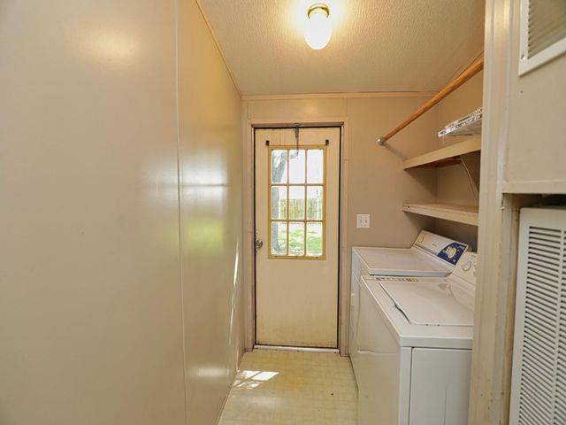 210 Floyd St Street, Boling, TX 77420