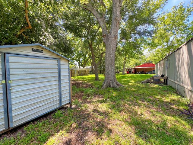 210 Floyd St Street, Boling, TX 77420
