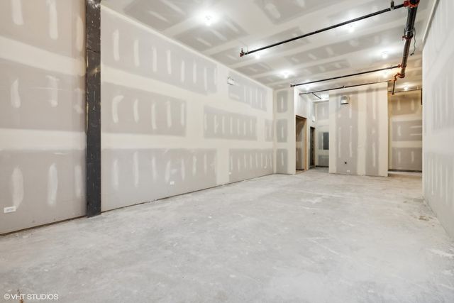 2913 W Belmont Avenue 1W, Chicago, IL 60618