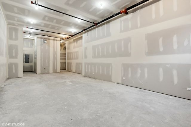 2913 W Belmont Avenue 1W, Chicago, IL 60618