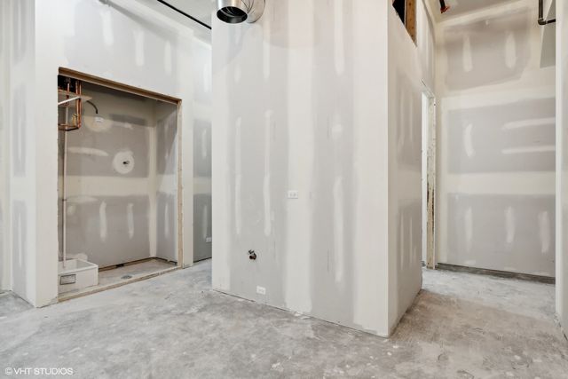 2913 W Belmont Avenue 1W, Chicago, IL 60618