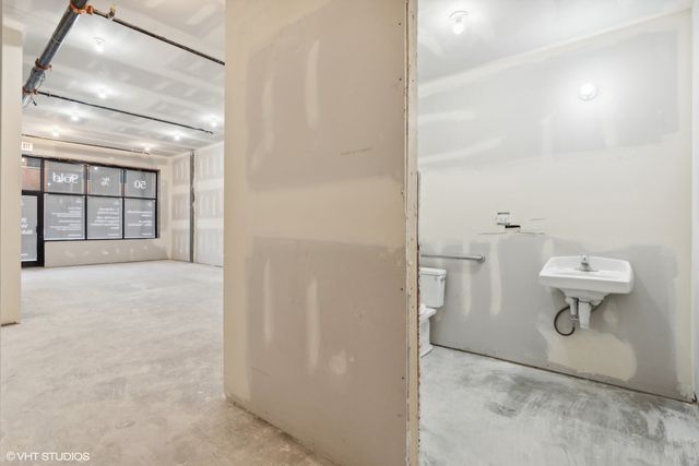 2913 W Belmont Avenue 1W, Chicago, IL 60618