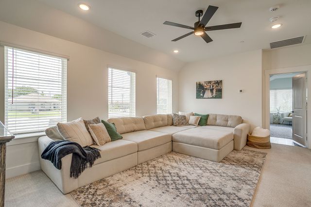 6300 Rover Lane, North Richland Hills, TX 76182
