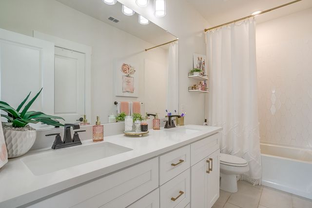6300 Rover Lane, North Richland Hills, TX 76182