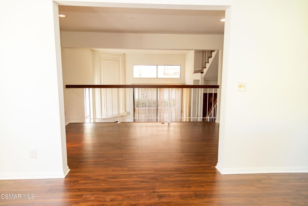 Image 11 of property listing at 26000 Alizia Canyon Drive D, Calabasas, CA 91302