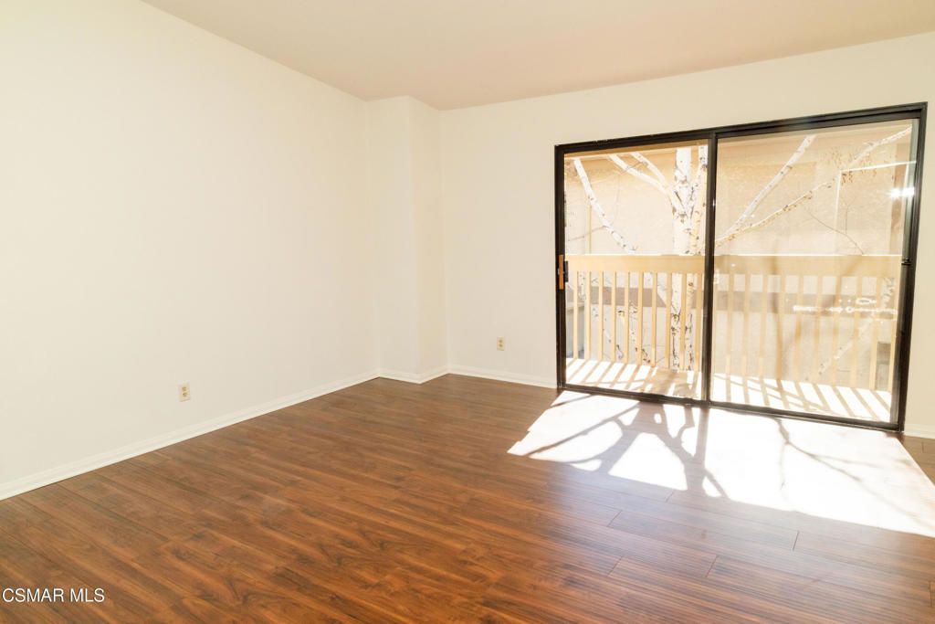 Image 12 of property listing at 26000 Alizia Canyon Drive D, Calabasas, CA 91302