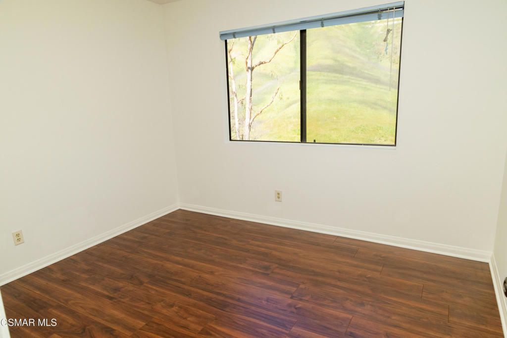 Image 15 of property listing at 26000 Alizia Canyon Drive D, Calabasas, CA 91302