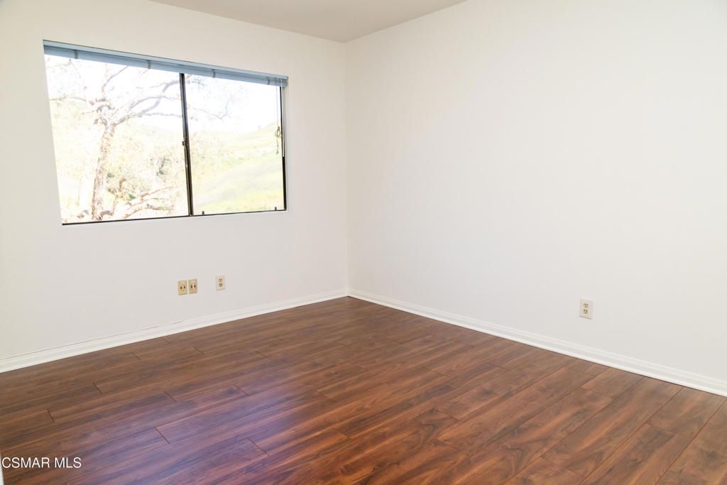 Image 17 of property listing at 26000 Alizia Canyon Drive D, Calabasas, CA 91302