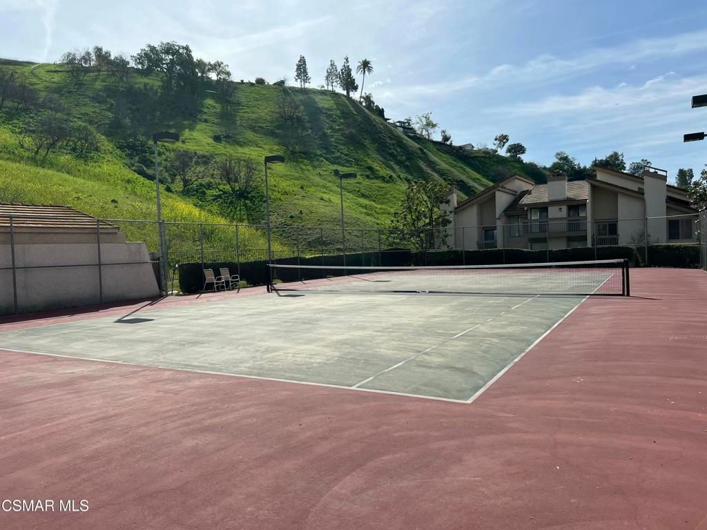 Image 26 of property listing at 26000 Alizia Canyon Drive D, Calabasas, CA 91302