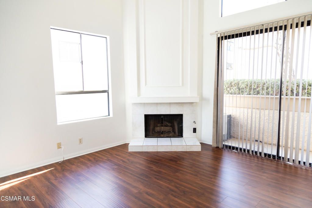 Image 3 of property listing at 26000 Alizia Canyon Drive D, Calabasas, CA 91302