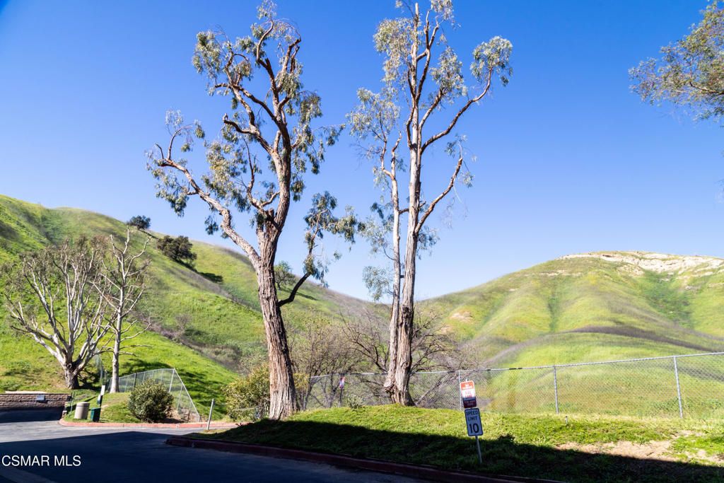 Image 30 of property listing at 26000 Alizia Canyon Drive D, Calabasas, CA 91302