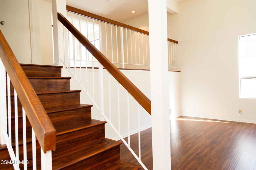 Image 5 of property listing at 26000 Alizia Canyon Drive D, Calabasas, CA 91302