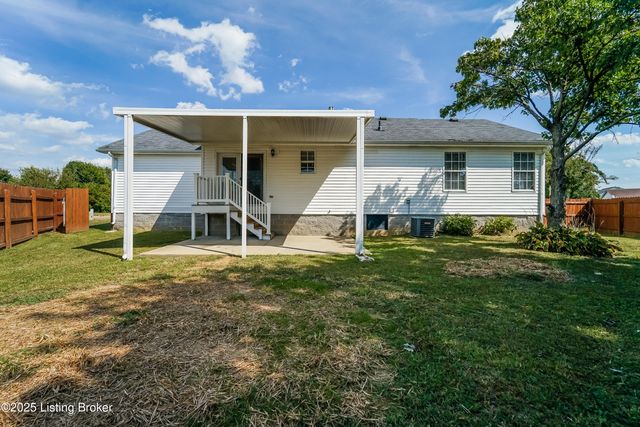 10116 Greenfield Woods Cir, Louisville, KY 40258