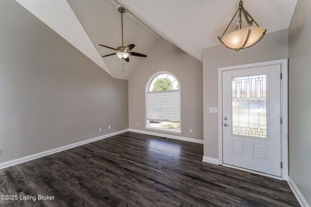 10116 Greenfield Woods Cir, Louisville, KY 40258