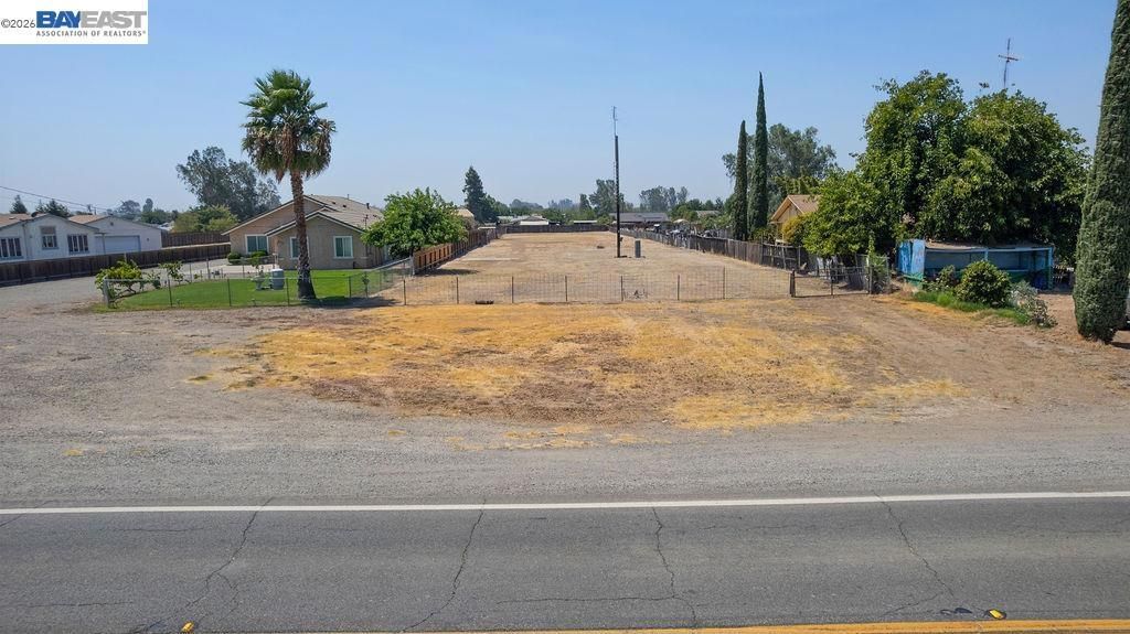 Image 3 of property listing at 4195 North Highway 59, Merced, CA 95348