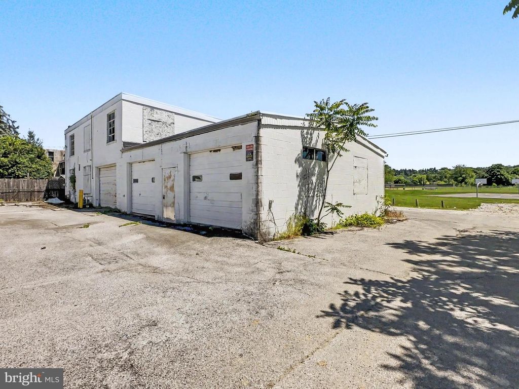 Image 4 of property listing at 522-526 BOUNDARY AVE E, York, PA 17403