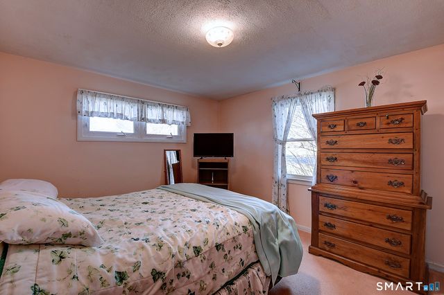 41 Sanford Road, Manchester, CT 06042