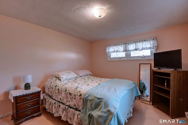 41 Sanford Road, Manchester, CT 06042