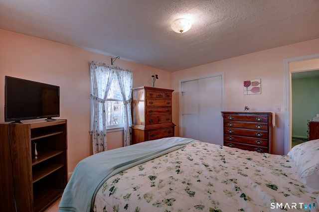 41 Sanford Road, Manchester, CT 06042