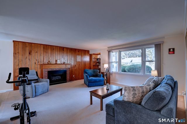 41 Sanford Road, Manchester, CT 06042