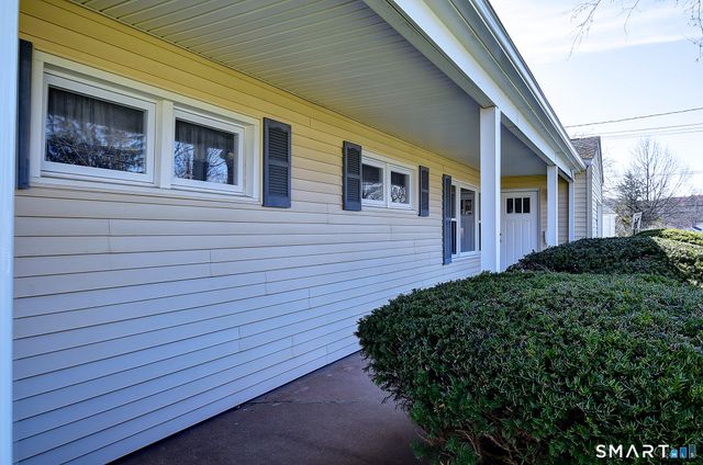 41 Sanford Road, Manchester, CT 06042