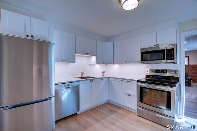 41 Sanford Road, Manchester, CT 06042