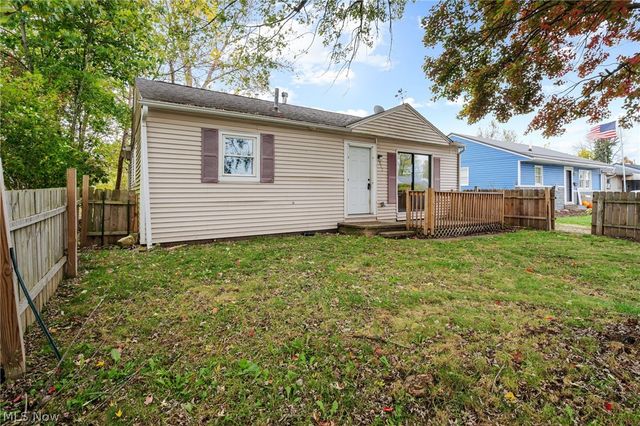 2012 Endrow Avenue NE, Canton, OH 44705