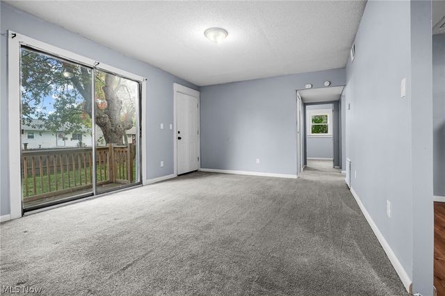 2012 Endrow Avenue NE, Canton, OH 44705