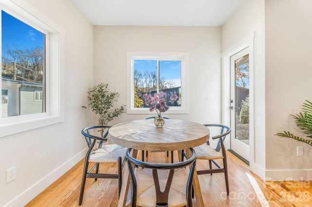 67 Crestfield Avenue, Asheville, NC 28804