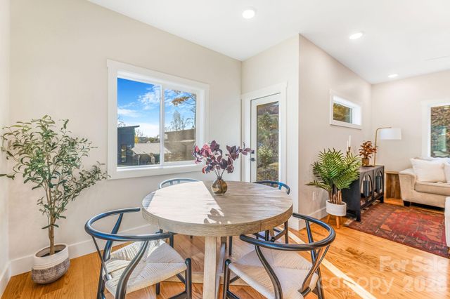 67 Crestfield Avenue, Asheville, NC 28804