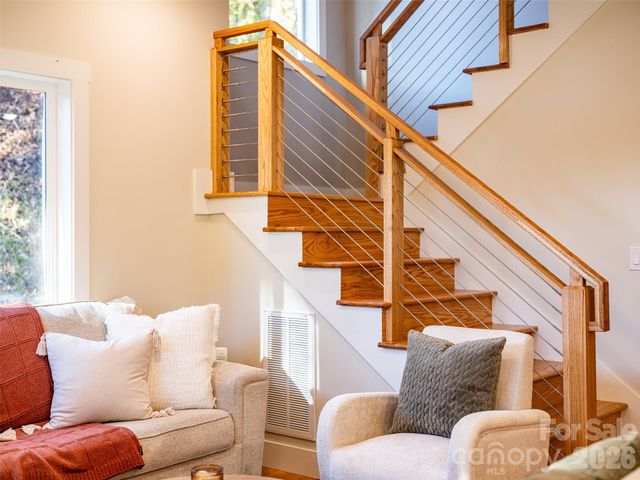 67 Crestfield Avenue, Asheville, NC 28804