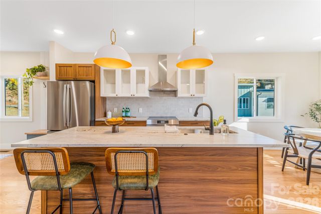 67 Crestfield Avenue, Asheville, NC 28804