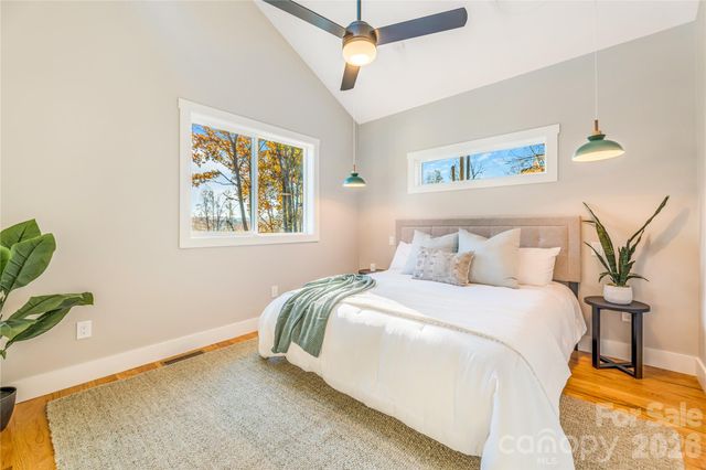 67 Crestfield Avenue, Asheville, NC 28804