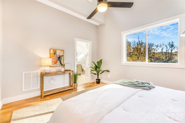 67 Crestfield Avenue, Asheville, NC 28804