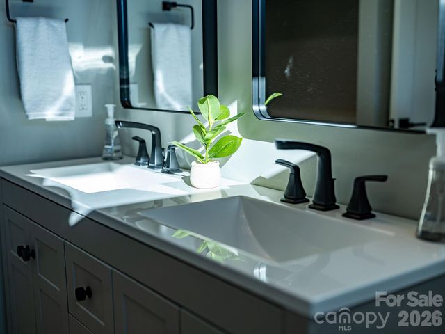 67 Crestfield Avenue, Asheville, NC 28804