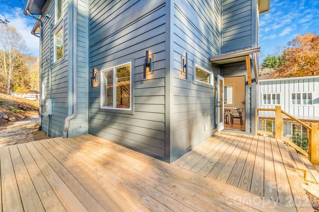 67 Crestfield Avenue, Asheville, NC 28804